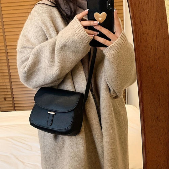 Chic Saddle Crossbody Bag