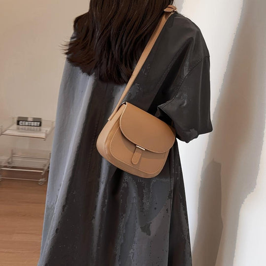 Chic Saddle Crossbody Bag
